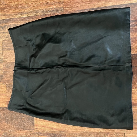 Black Leather Skirt, Size 4, Australian designer Jane Lamerton - Picture 2 of 5